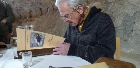 Křest ACTA SPELEOLOGICA - Kůlna v Kůlně - doc. Valoch